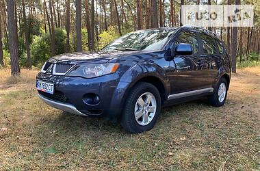 Позашляховик / Кросовер Mitsubishi Outlander XL 2009 в 