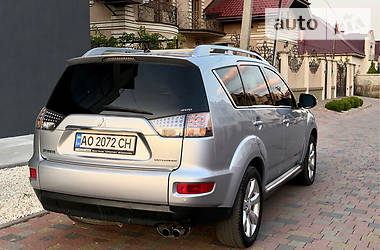 Внедорожник / Кроссовер Mitsubishi Outlander XL 2011 в Ужгороде