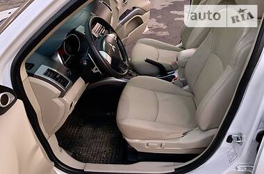 Позашляховик / Кросовер Mitsubishi Outlander XL 2008 в 