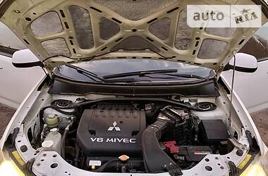Позашляховик / Кросовер Mitsubishi Outlander XL 2008 в 