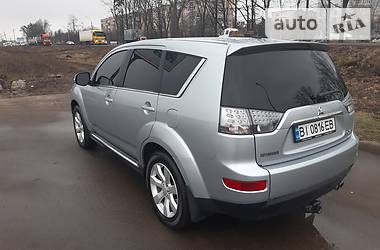 Внедорожник / Кроссовер Mitsubishi Outlander XL 2012 в Полтаве