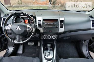 Позашляховик / Кросовер Mitsubishi Outlander XL 2008 в 