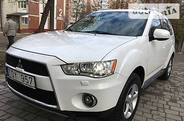 Позашляховик / Кросовер Mitsubishi Outlander XL 2010 в 
