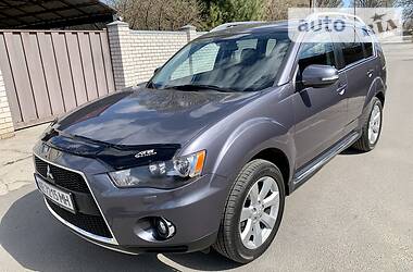 Позашляховик / Кросовер Mitsubishi Outlander XL 2010 в 