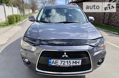 Позашляховик / Кросовер Mitsubishi Outlander XL 2010 в 