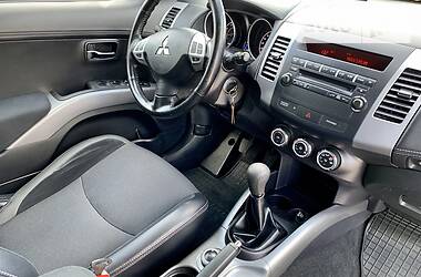 Позашляховик / Кросовер Mitsubishi Outlander XL 2010 в 
