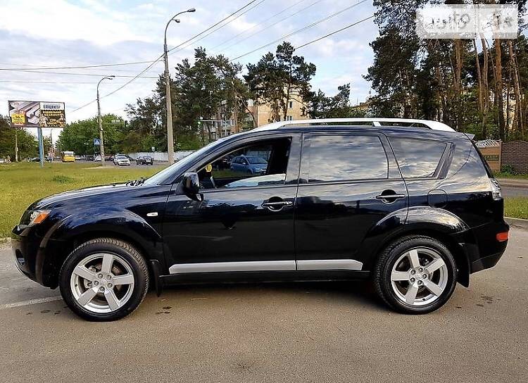 Позашляховик / Кросовер Mitsubishi Outlander XL 2008 в Полтаві