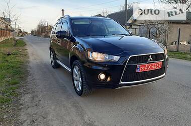Внедорожник / Кроссовер Mitsubishi Outlander XL 2010 в 