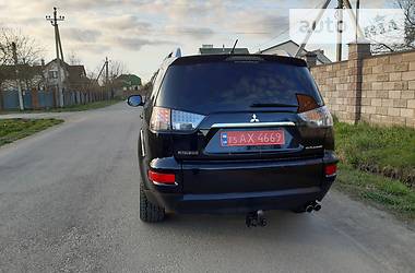 Внедорожник / Кроссовер Mitsubishi Outlander XL 2010 в 