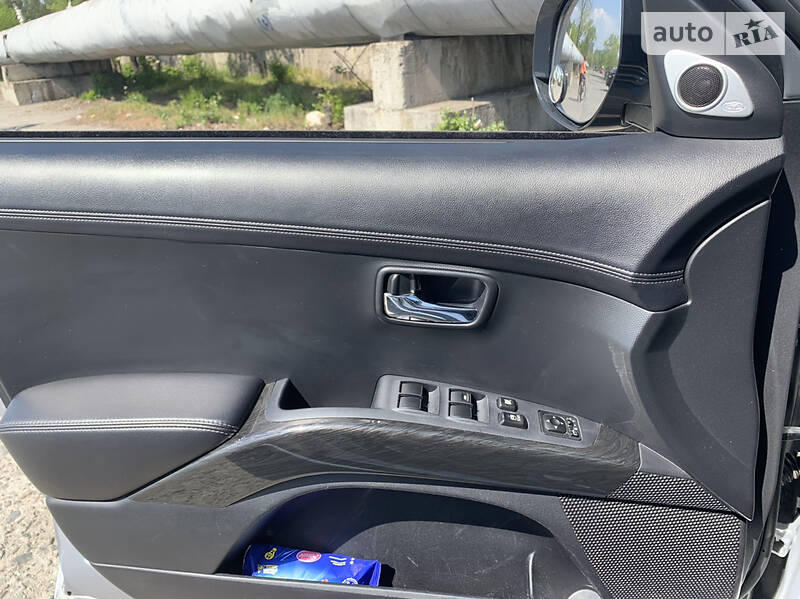 Позашляховик / Кросовер Mitsubishi Outlander XL 2011 в Дніпрі