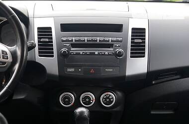 Позашляховик / Кросовер Mitsubishi Outlander XL 2007 в 