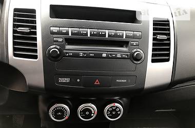 Позашляховик / Кросовер Mitsubishi Outlander XL 2007 в 