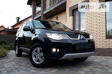 Позашляховик / Кросовер Mitsubishi Outlander XL 2009 в 