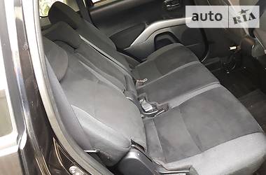 Позашляховик / Кросовер Mitsubishi Outlander XL 2009 в 