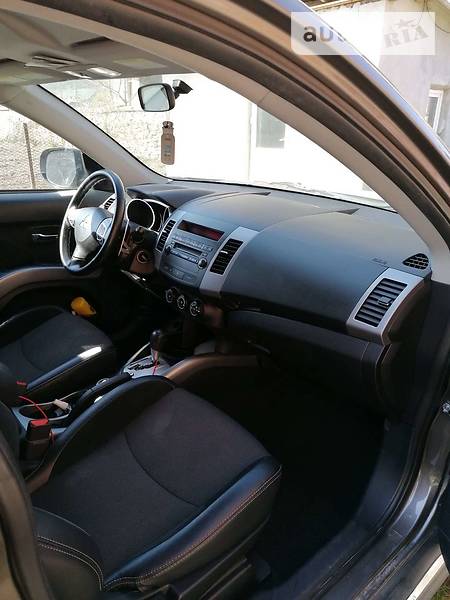 Позашляховик / Кросовер Mitsubishi Outlander XL 2011 в Тернополі