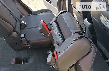 Позашляховик / Кросовер Mitsubishi Outlander XL 2011 в 