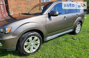 Позашляховик / Кросовер Mitsubishi Outlander XL 2011 в 