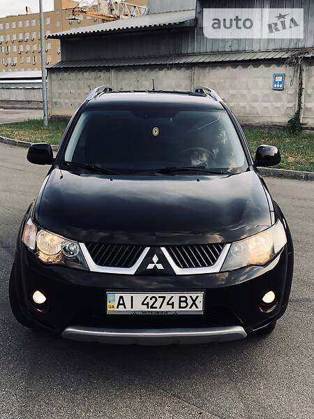 Позашляховик / Кросовер Mitsubishi Outlander XL 2008 в Києві