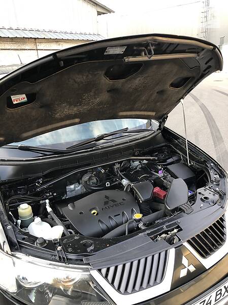 Позашляховик / Кросовер Mitsubishi Outlander XL 2008 в Києві