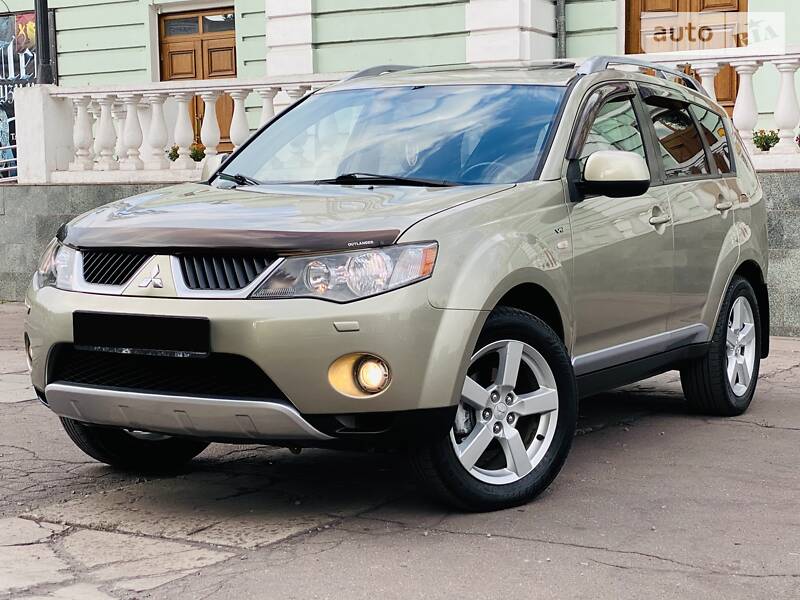 Позашляховик / Кросовер Mitsubishi Outlander XL 2008 в Кам'янському