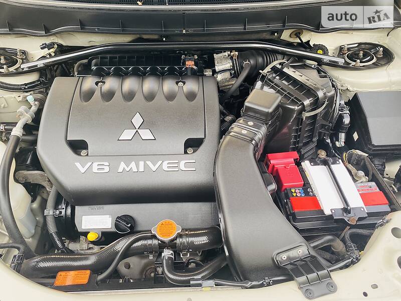 Позашляховик / Кросовер Mitsubishi Outlander XL 2008 в Кам'янському