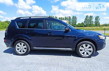 Внедорожник / Кроссовер Mitsubishi Outlander XL 2011 в Коломые