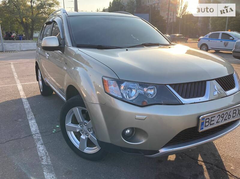 Внедорожник / Кроссовер Mitsubishi Outlander XL 2008 в Черновцах