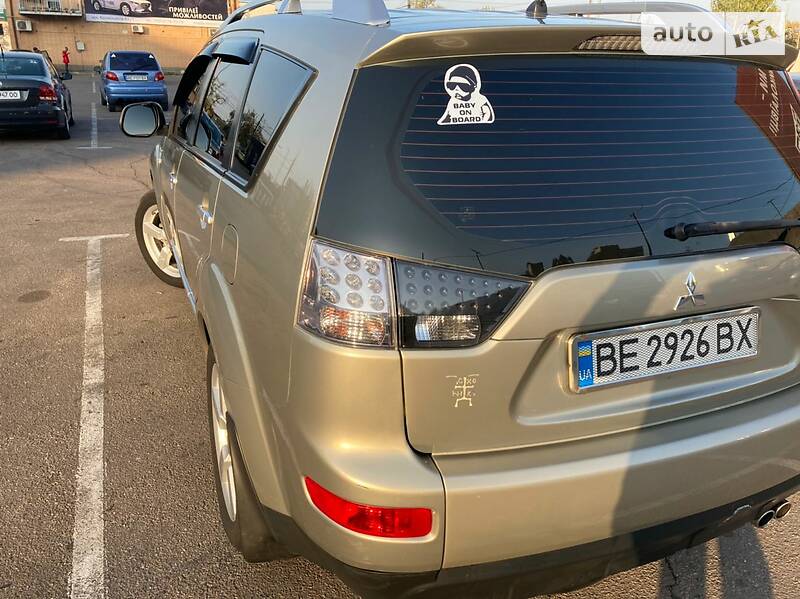 Внедорожник / Кроссовер Mitsubishi Outlander XL 2008 в Черновцах
