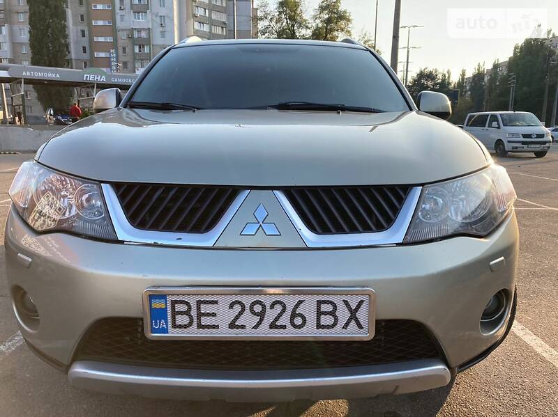 Внедорожник / Кроссовер Mitsubishi Outlander XL 2008 в Черновцах