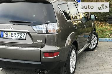 Внедорожник / Кроссовер Mitsubishi Outlander XL 2011 в Львове