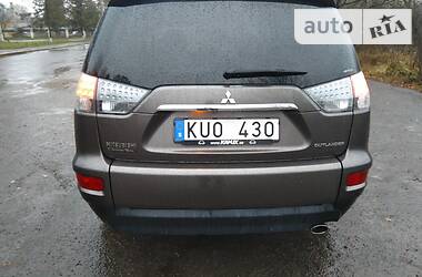 Внедорожник / Кроссовер Mitsubishi Outlander XL 2010 в Ровно