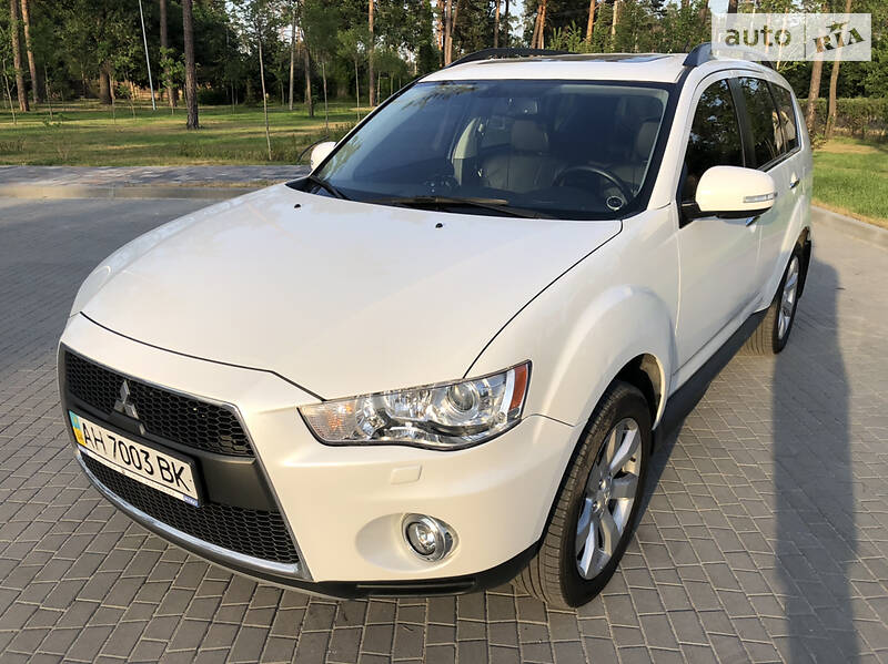Внедорожник / Кроссовер Mitsubishi Outlander XL 2012 в Киеве