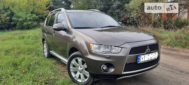 Mitsubishi Outlander XL
