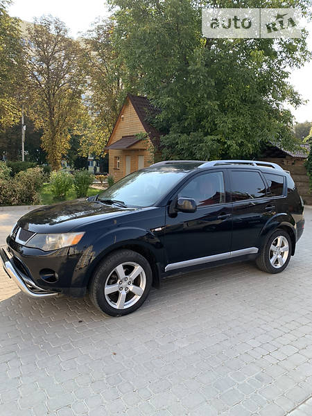 Mitsubishi Outlander XL