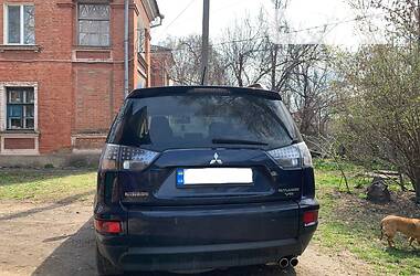 Внедорожник / Кроссовер Mitsubishi Outlander XL 2010 в Полтаве