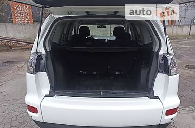 Внедорожник / Кроссовер Mitsubishi Outlander XL 2011 в Житомире