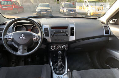 Внедорожник / Кроссовер Mitsubishi Outlander XL 2009 в Ровно