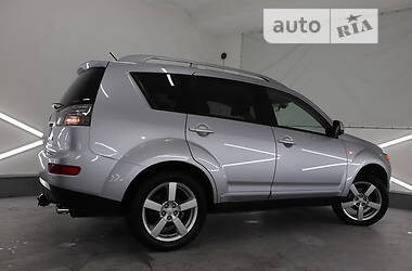 Внедорожник / Кроссовер Mitsubishi Outlander XL 2009 в Трускавце