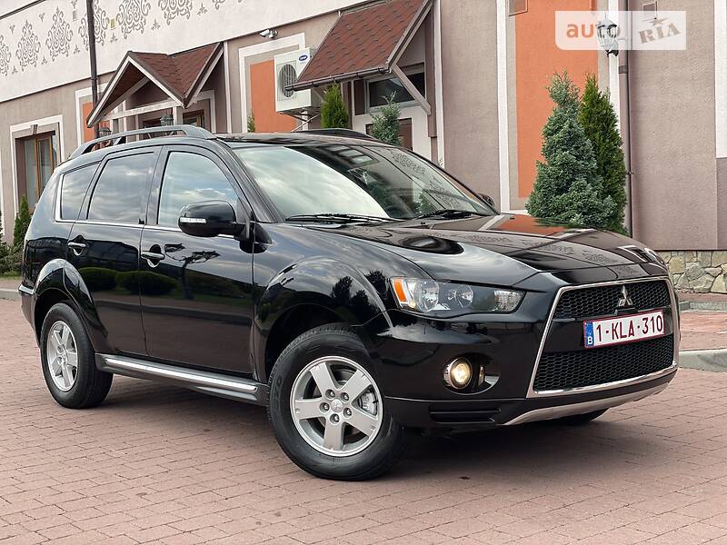 Внедорожник / Кроссовер Mitsubishi Outlander XL 2012 в 
