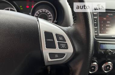 Внедорожник / Кроссовер Mitsubishi Outlander XL 2012 в 