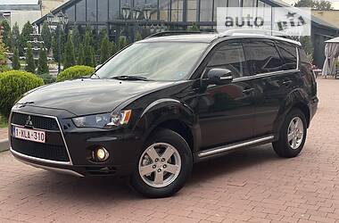 Внедорожник / Кроссовер Mitsubishi Outlander XL 2012 в 