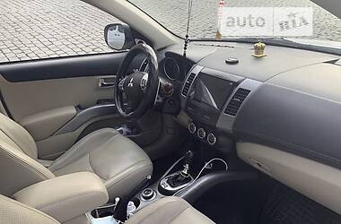 Внедорожник / Кроссовер Mitsubishi Outlander XL 2010 в Черновцах