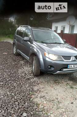 Позашляховик / Кросовер Mitsubishi Outlander XL 2008 в Кропивницькому