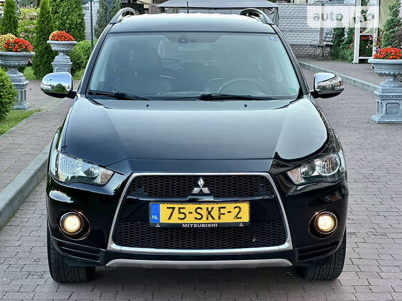 Внедорожник / Кроссовер Mitsubishi Outlander XL 2011 в Стрые