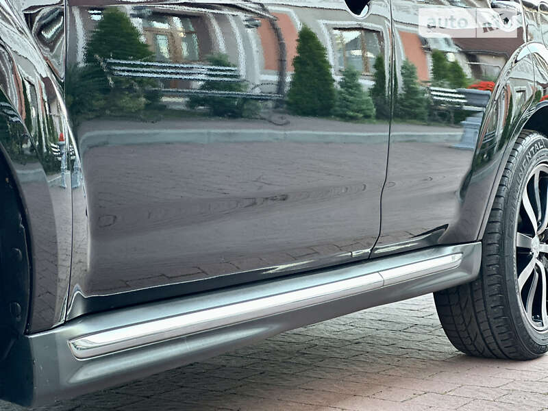 Внедорожник / Кроссовер Mitsubishi Outlander XL 2011 в Стрые
