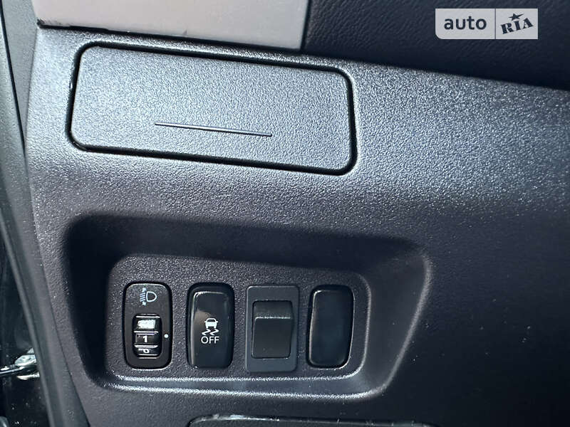 Внедорожник / Кроссовер Mitsubishi Outlander XL 2011 в Стрые