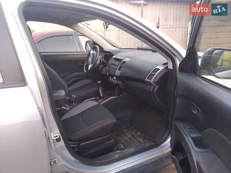 Позашляховик / Кросовер Mitsubishi Outlander XL 2010 в Полонному фото 6 Позашляховик / Кросовер Mitsubishi Outlander XL 2010 в Полонному