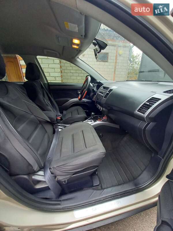 Позашляховик / Кросовер Mitsubishi Outlander XL 2008 в Первомайську фото 7 Позашляховик / Кросовер Mitsubishi Outlander XL 2008 в Первомайську