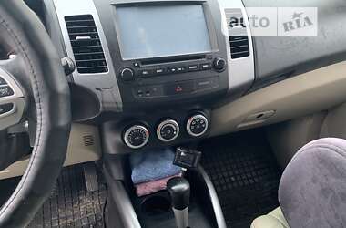 Внедорожник / Кроссовер Mitsubishi Outlander XL 2007 в Хмельницком