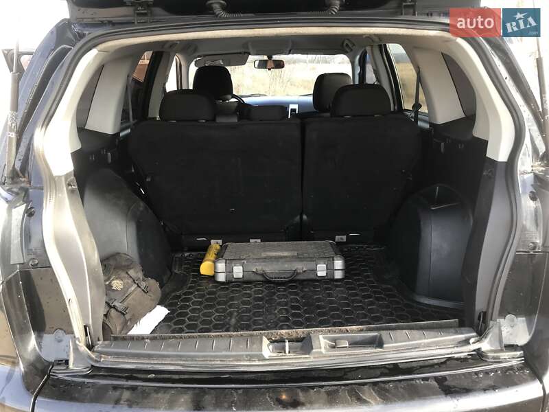 Внедорожник / Кроссовер Mitsubishi Outlander XL 2010 в Черновцах